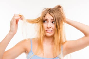 Rimedi per capelli secchi: come risolvere questo problema in maniera naturale
