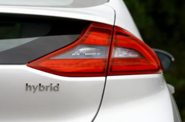 Auto ibride economiche: la guida pratica