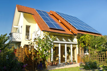 La differenza tra pannello solare e fotovoltaico, spiegata in parole semplici