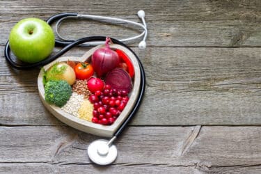 Dieta per colesterolo alto: l’elenco degli alimenti amici e non