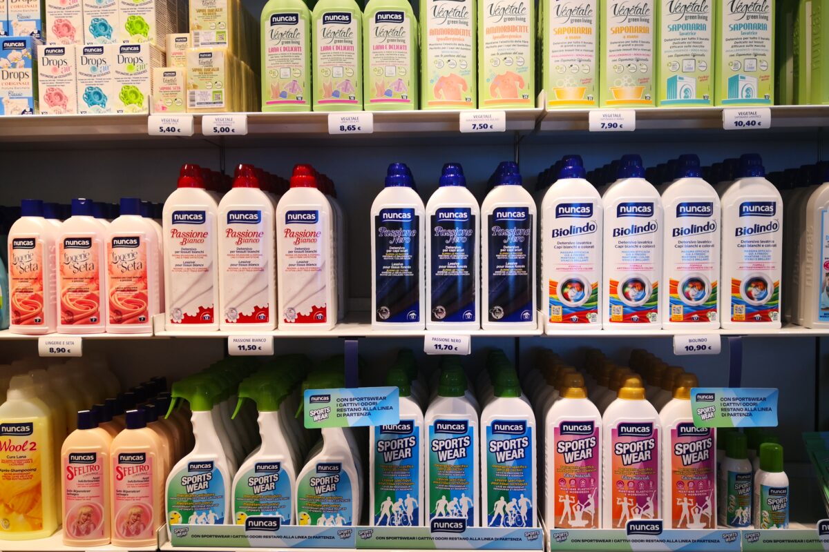 Nuncas aiuta a prendersi cura della casa