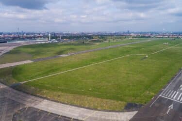 Berlino: il vecchio aeroporto di Tempelhof diventa il parco più grande d’Europa