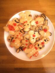 La ricetta dei biscotti di panpepato tradizionale e quello senza uova né burro