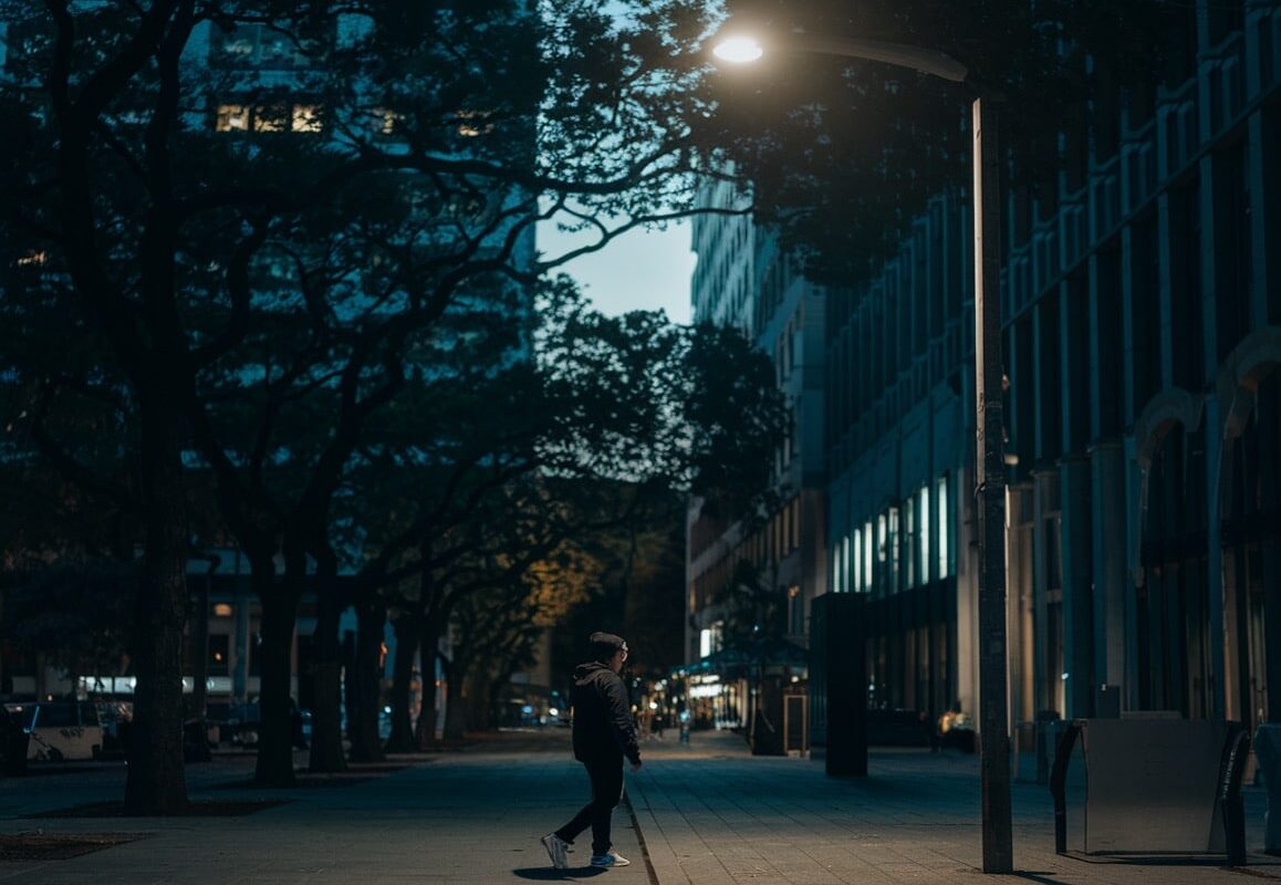 Risparmiare elettricità spegnendo i lampioni