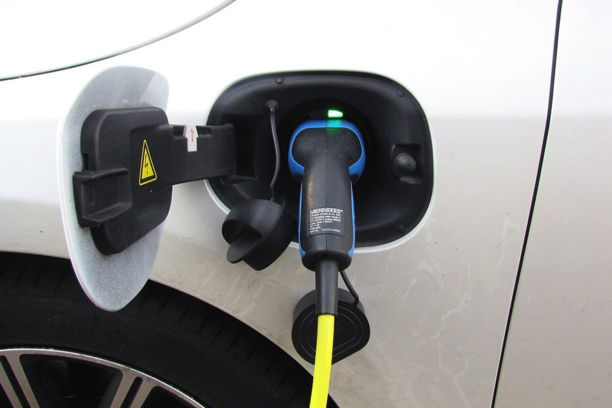 5 motivi green per preferire una Ibrida Plug-in ad un'auto elettrica