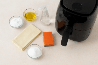 Come pulire la friggitrice ad aria in modo naturale (e farla tornare come nuova!)