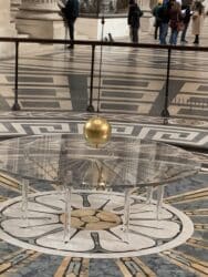 Un pendolo, un filo e nessun complotto: a Parigi la Terra ruota