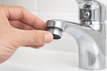 Cos’è il rompigetto e a cosa serve: guida pratica per risparmiare acqua (e soldi) ogni giorno