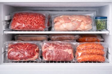 La carne nel freezer dura davvero per sempre? Ecco la verità che pochi conoscono