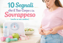 Donna che osserva il proprio corpo con segnali di sovrappeso e oggetti legati a salute e alimentazione equilibrata