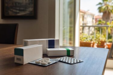Farmaci in estate: dove li rovini senza accorgertene e cosa fare