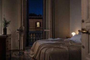 Ventilatore di notte: il punto giusto in camera per dormire meglio