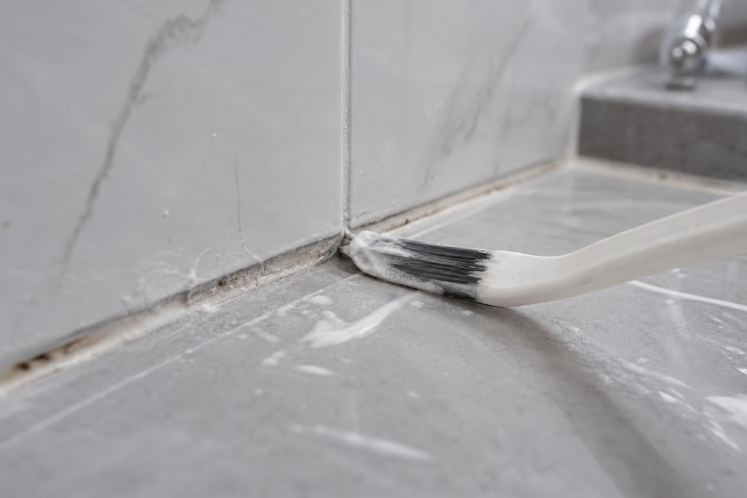 Acqua ossigenata e bicarbonato: dove funzionano davvero in casa - dettaglio