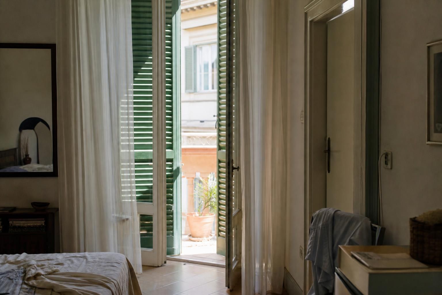 Con l’ondata di calore le finestre si aprono solo a queste ore