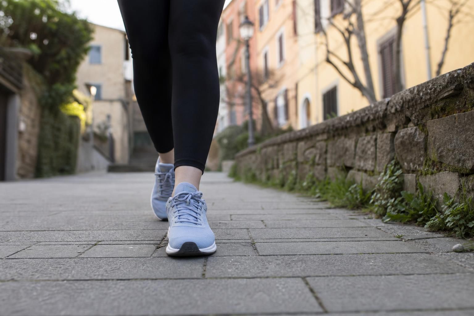Pancia più sgonfia camminando: quanti minuti al giorno fanno la differenza - dettaglio